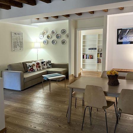 Ferienwohnung Joivy Cosy Ticinese Retreat 1-Bed Flat Near The Duomo Mailand Exterior foto